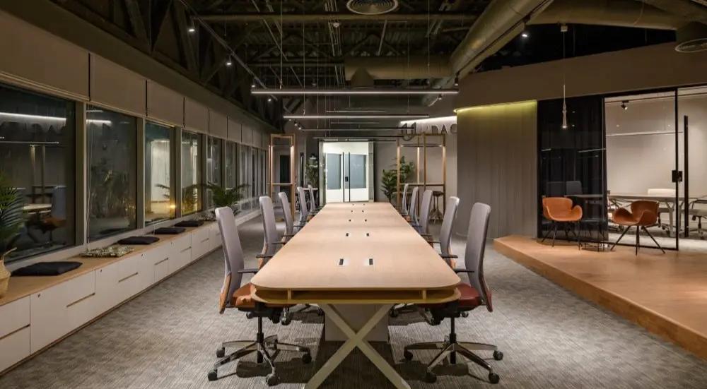 簡約輕工業(yè)風(fēng)辦公室設(shè)計